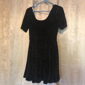 Short sleeve black dress